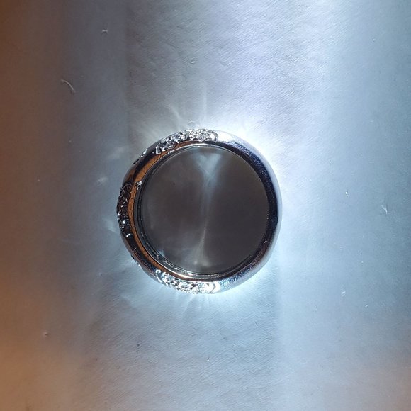 Beautiful 18K white gold diamond wedding band. - Picture 4 of 10
